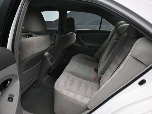 Used 2011 Toyota Camry LE FWD image 28