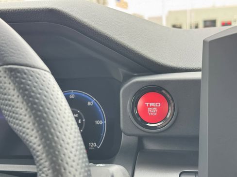 Used 2024 Toyota Tacoma TRD Sport image 6