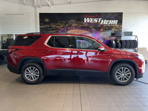 Used 2023 Chevrolet Traverse LT AWD/4WD image 8