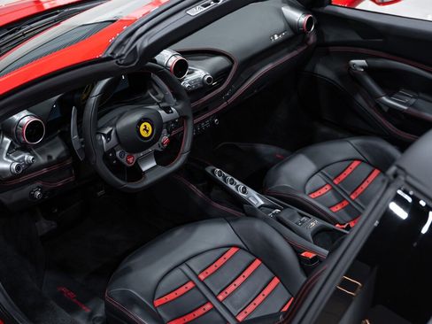 Used 2021 Ferrari F8 Tributo image 49