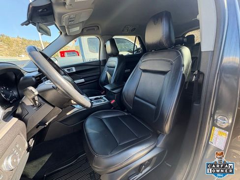 Used 2022 Ford Explorer XLT w/ Equipment Group 202A image 4