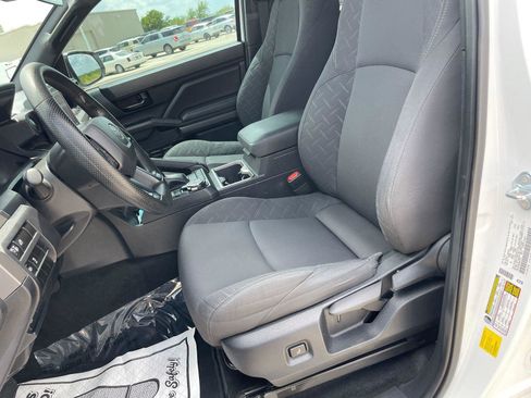 Used 2024 Toyota Tacoma SR5 AWD/4WD image 10