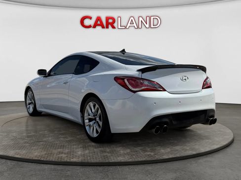 Used 2014 Hyundai Genesis 2.0T RWD image 3