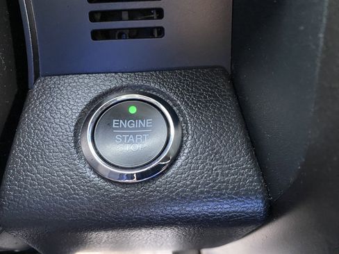 Used 2021 Ford Expedition Limited image 25