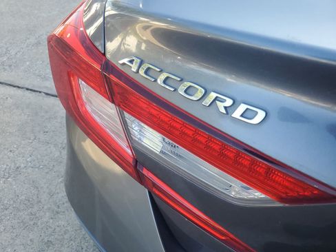 Used 2018 Honda Accord LX image 10