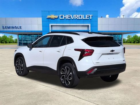 Used 2024 Chevrolet Trax RS w/ Sunroof Package image 3