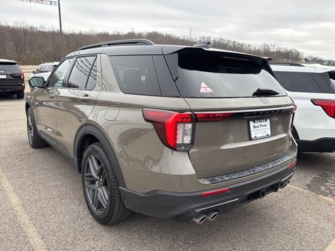 New 2026 Ford Explorer ST image 4