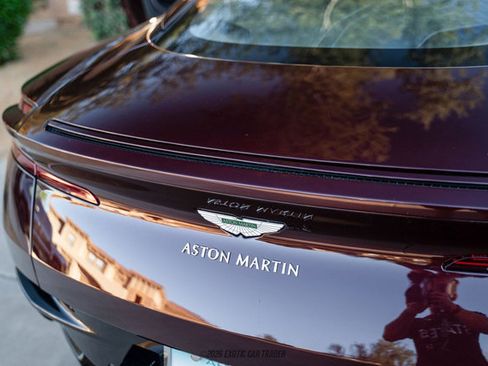 Used 2018 Aston Martin DB11 Coupe image 54