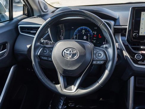 Certified 2023 Toyota Corolla Cross XLE w/ Convenience Package FWD image 16