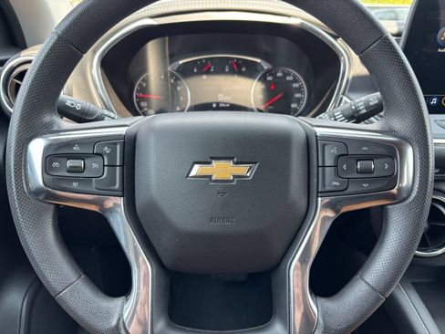 Used 2025 Chevrolet Blazer LT FWD image 25