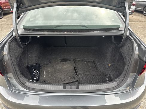 Certified 2024 Volkswagen Jetta SE w/ Panoramic Sunroof Package image 8