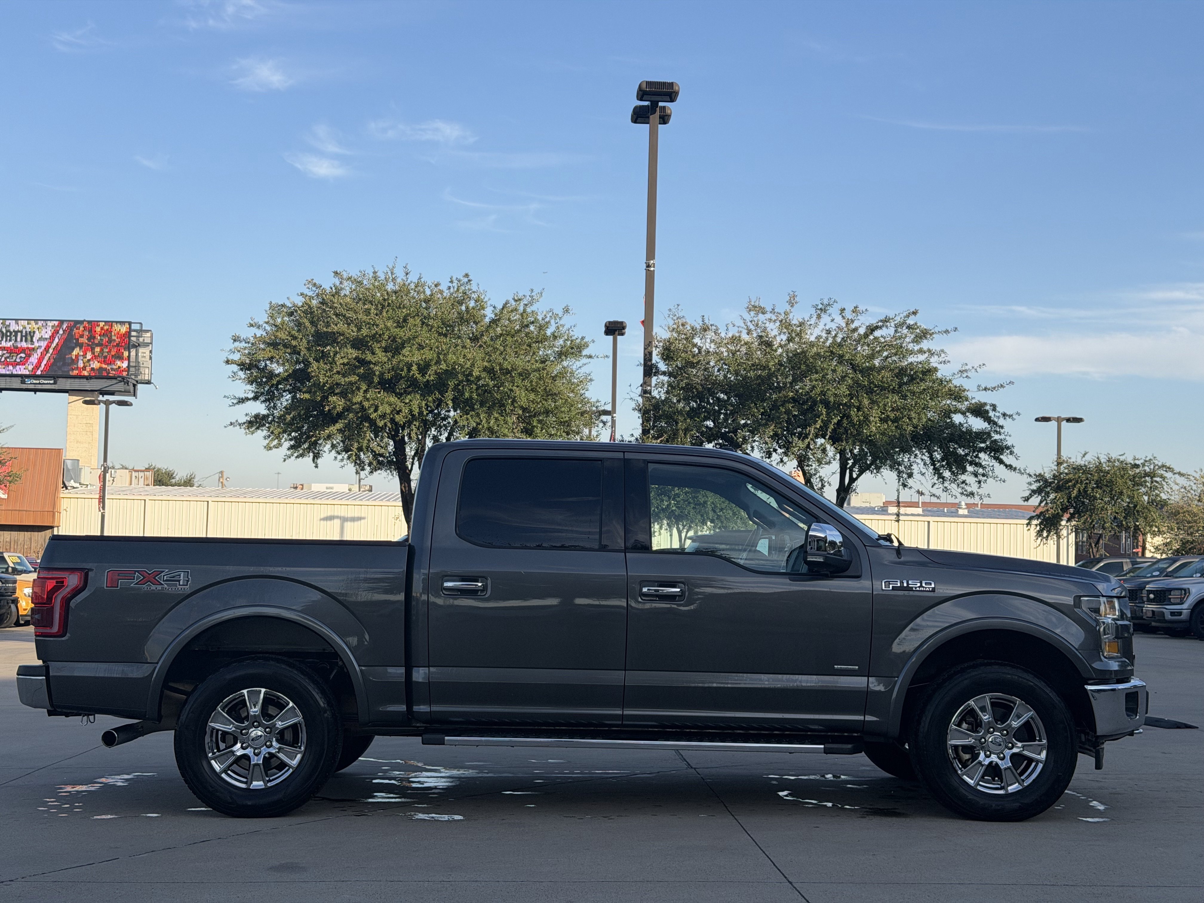 Used 2017 Ford F150 Lariat AWD/4WD image 3