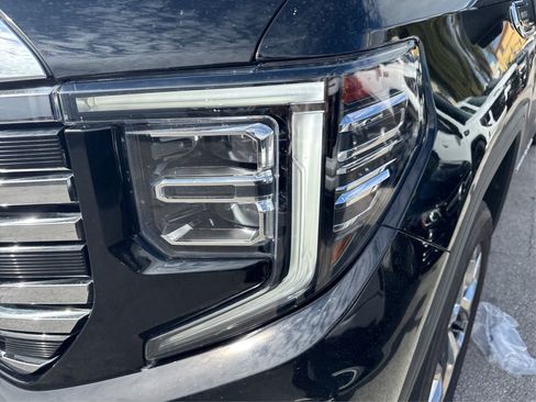 Used 2023 GMC Sierra 1500 SLT w/ SLT Premium Package image 16