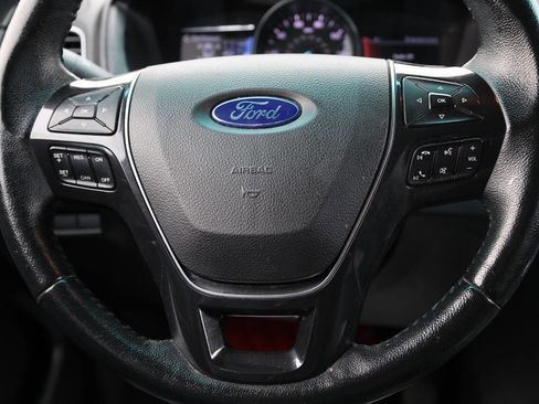 Used 2017 Ford Explorer Limited w/ Equipment Group 301A AWD/4WD image 19