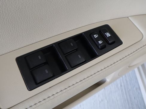 Used 2013 Lexus ES 350 w/ Luxury Pkg FWD image 12