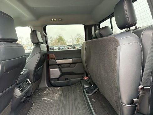 Used 2022 Ford F150 Lariat image 14