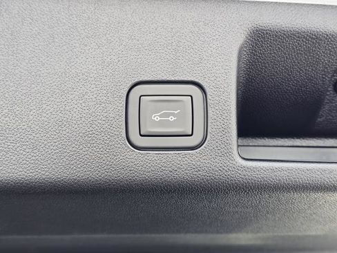 New 2026 Chevrolet Equinox EV LT image 8