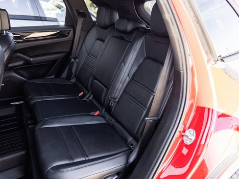 Certified 2021 Porsche Cayenne image 34