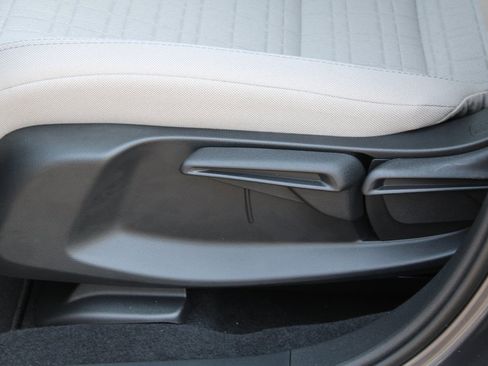 New 2026 Honda HR-V LX image 16