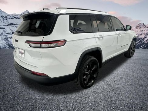 New 2025 Jeep Grand Cherokee L Altitude AWD/4WD image 5