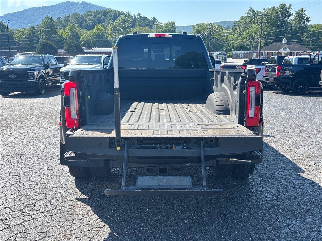 Certified 2023 Ford F450 Platinum w/ FX4 Off-Road Package AWD/4WD image 7