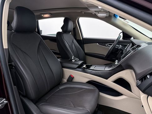 Used 2019 Lincoln Nautilus Reserve image 31