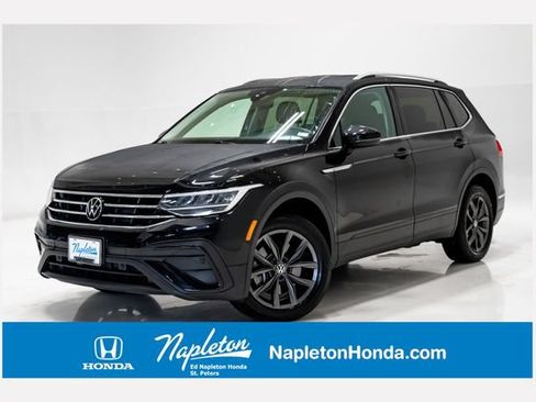Used 2023 Volkswagen Tiguan SE FWD image 1