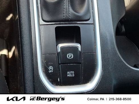 Used 2020 Hyundai Santa Fe SE FWD image 25