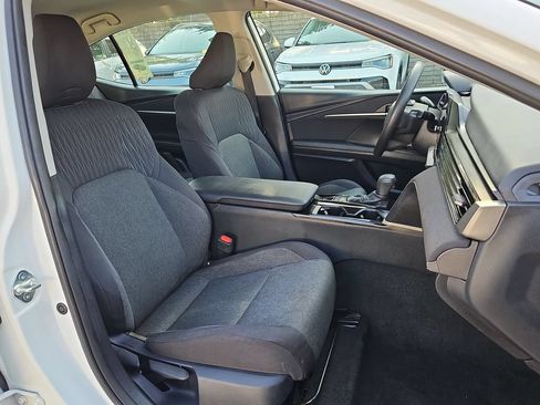 Used 2025 Toyota Camry LE FWD image 31
