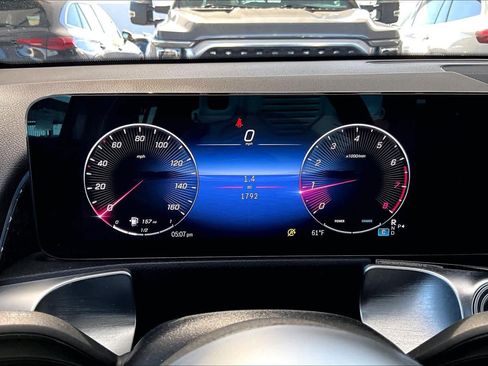 Used 2025 Mercedes-Benz GLB 250 image 25