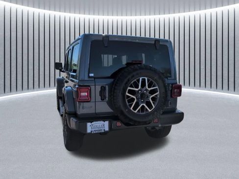 Used 2024 Jeep Wrangler Unlimited Sahara w/ Technology Group AWD/4WD image 8