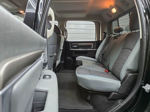 Used 2019 RAM 1500 Big Horn AWD/4WD image 18
