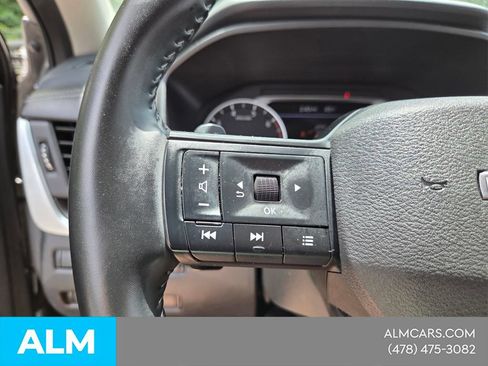 Used 2025 Nissan Rogue SV FWD image 23