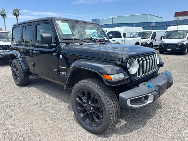 Used 2024 Jeep Wrangler Unlimited Sahara AWD/4WD image 3
