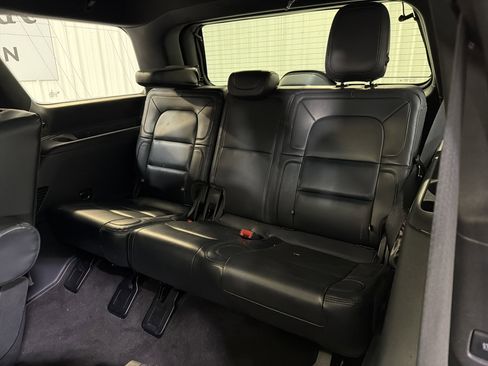 Used 2022 Lincoln Navigator 4WD image 13