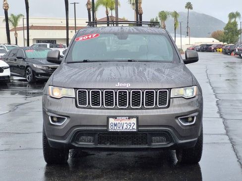 Used 2017 Jeep Grand Cherokee Laredo w/ Quick Order Package 23E image 2