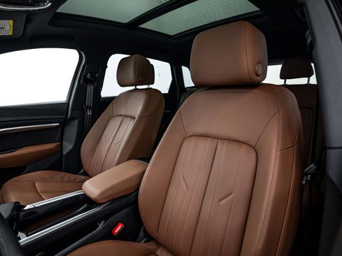 Certified 2024 Audi Q8 e-tron Premium Plus image 18