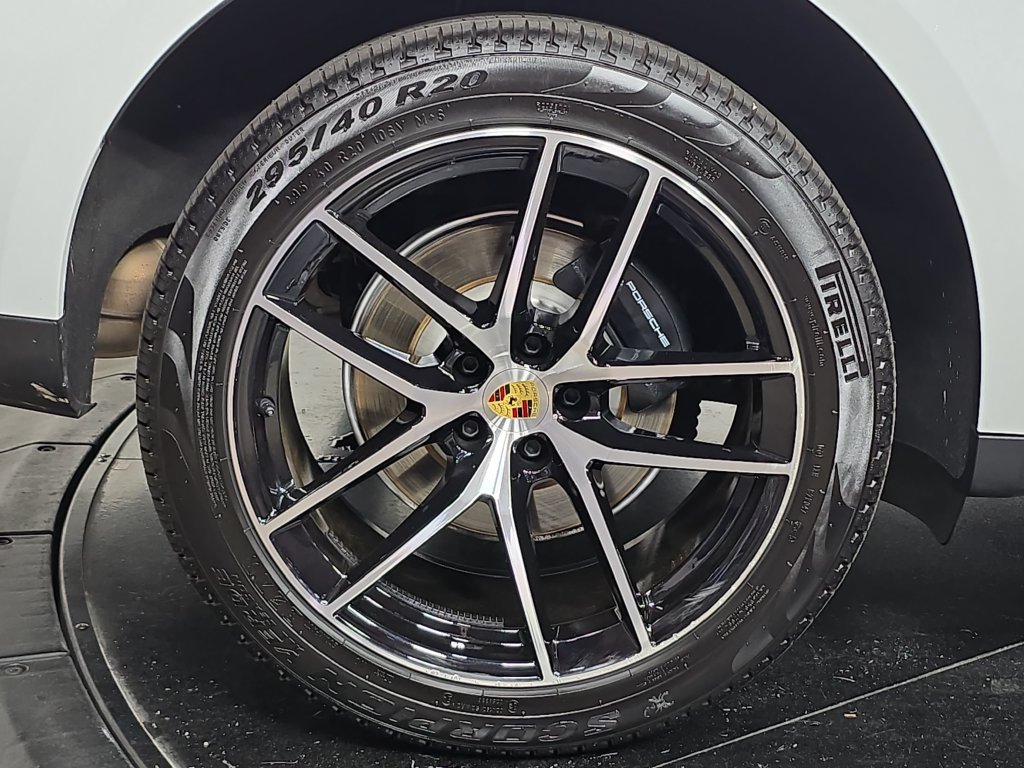 Certified 2026 Porsche Macan AWD/4WD image 29