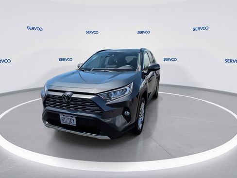 Used 2021 Toyota RAV4 Limited FWD image 3