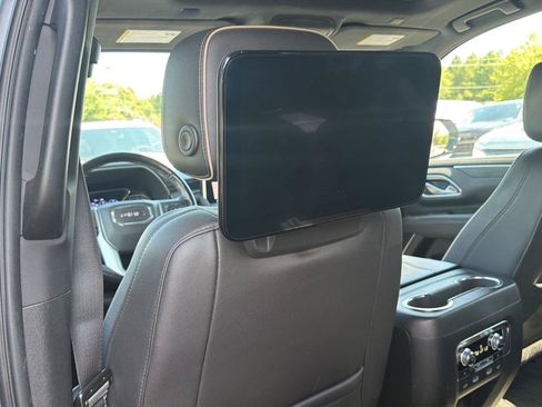 Used 2021 GMC Yukon XL SLT w/ SLT Premium Package RWD image 24