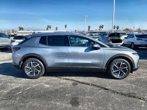 New 2026 Chevrolet Equinox EV LT FWD image 15