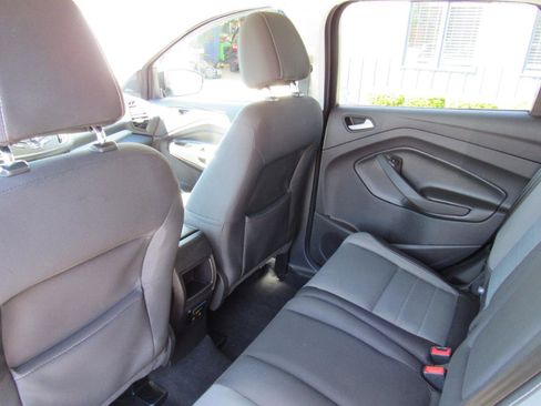 Used 2016 Ford Escape SE w/ SE Cold Weather Package AWD/4WD image 33