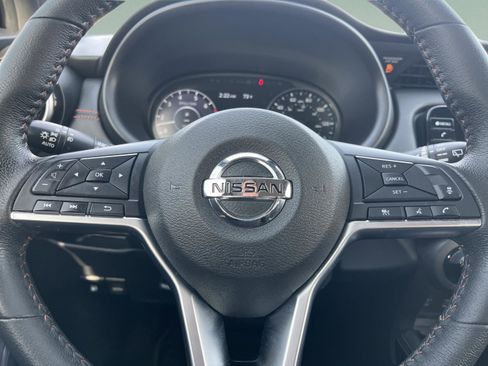 Used 2021 Nissan Kicks SR image 18