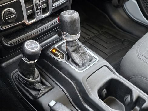 Used 2023 Jeep Wrangler Sport S image 15