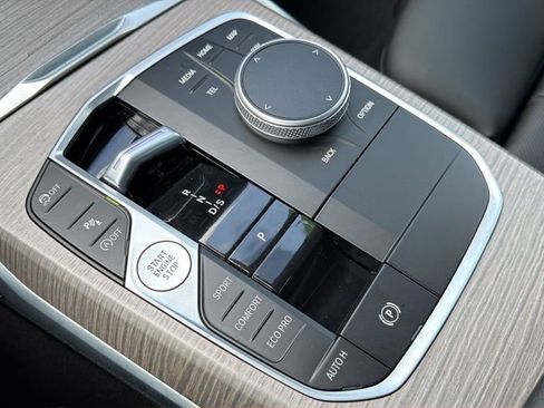 Used 2025 BMW 330i Sedan image 15