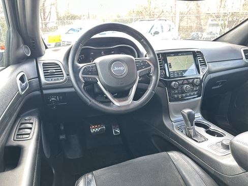 Used 2022 Jeep Grand Cherokee Laredo X image 24