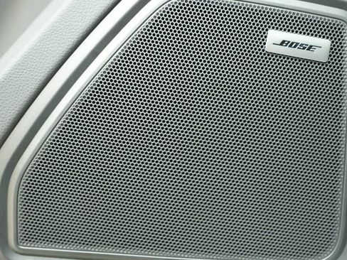 New 2026 Porsche Macan Turbo image 32