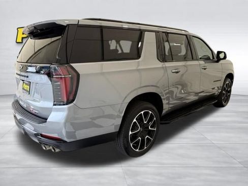 Used 2025 Chevrolet Suburban RST w/ Sun And Tow Package AWD/4WD image 8