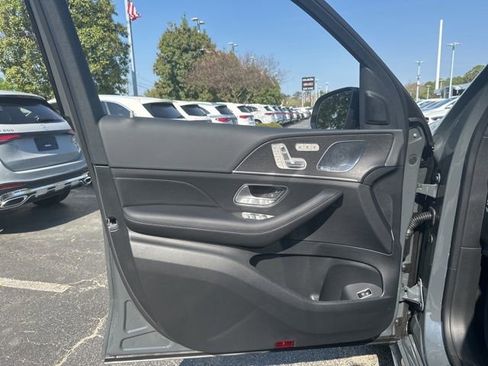 New 2026 Mercedes-Benz GLS 450 4MATIC image 17