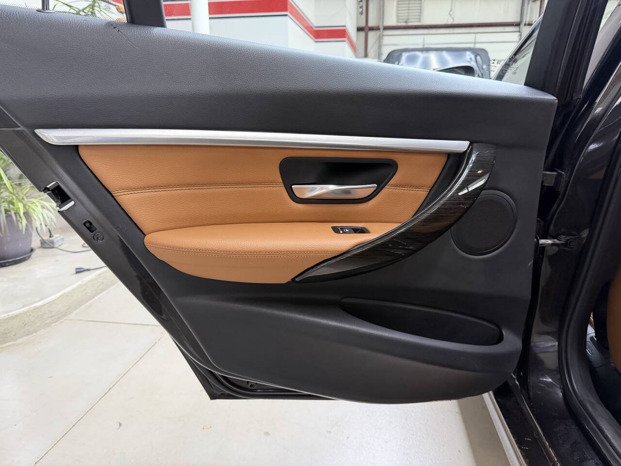 Used 2018 BMW 330i xDrive Sedan AWD/4WD image 12
